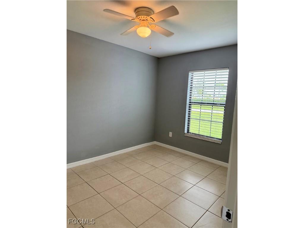 926/928 SW 39th Terrace Cape Coral FL 33914 2025007499 image7