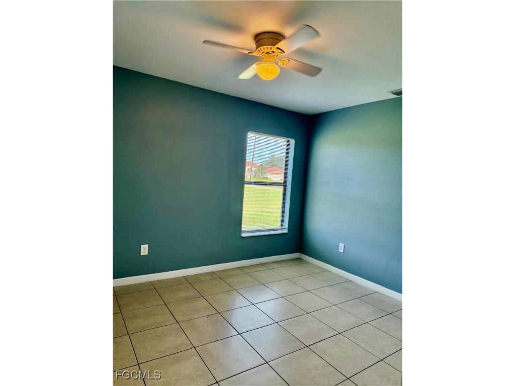 926/928 SW 39th Terrace Cape Coral FL 33914 2025007499 image8