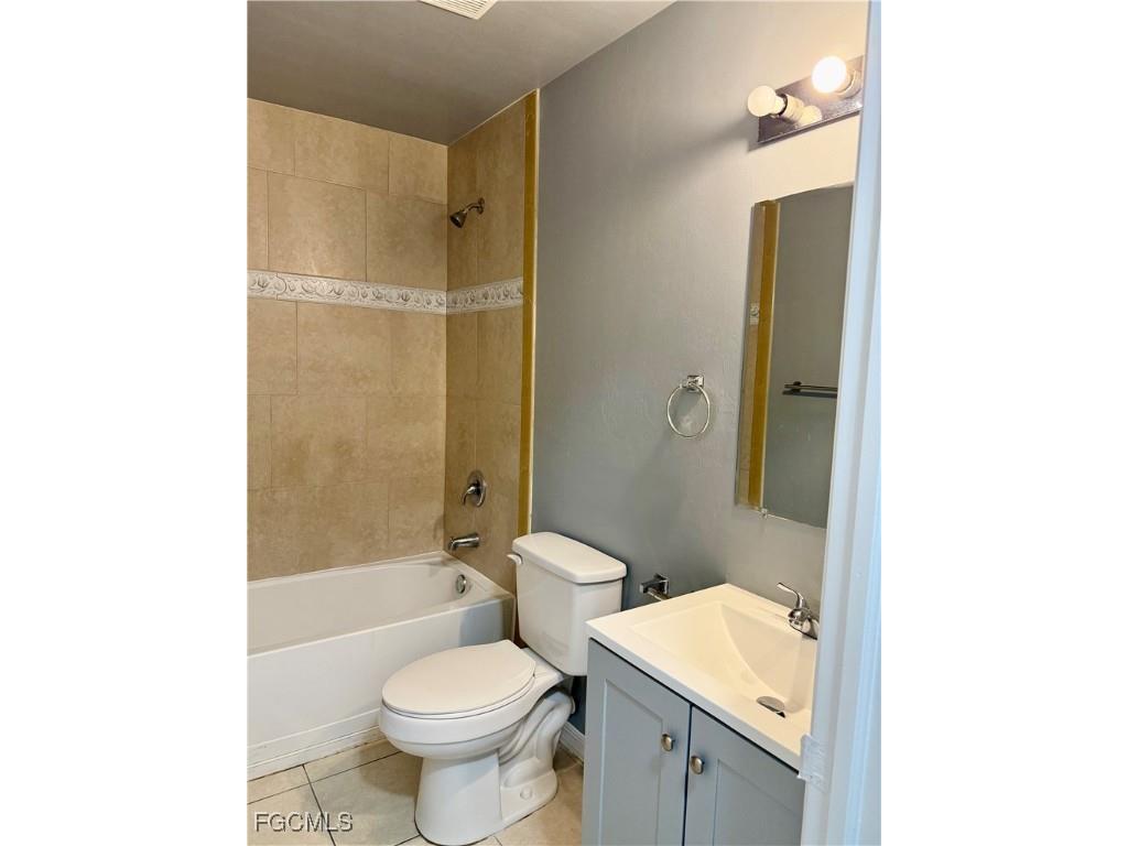 926/928 SW 39th Terrace Cape Coral FL 33914 2025007499 image9