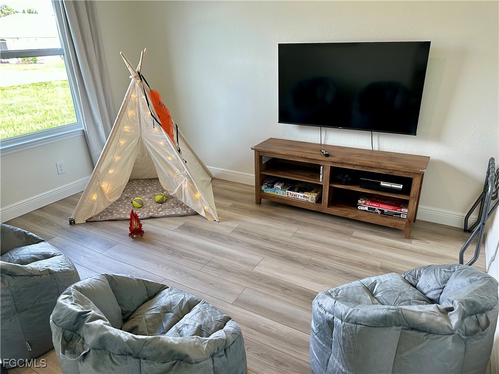 926 SE 23rd Place Cape Coral FL 33990 2025006247 image11