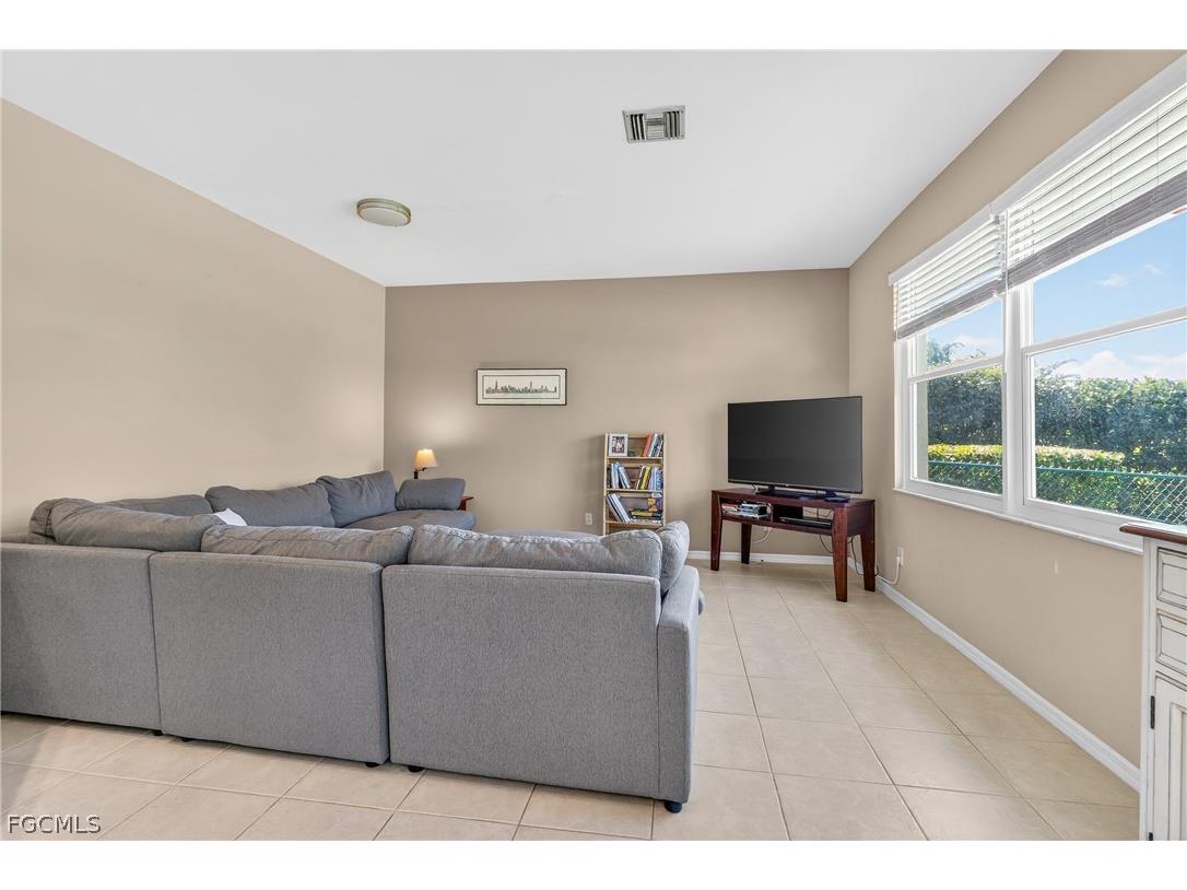 9261 Pittsburgh Boulevard Fort Myers FL 33967 2026006688 image10