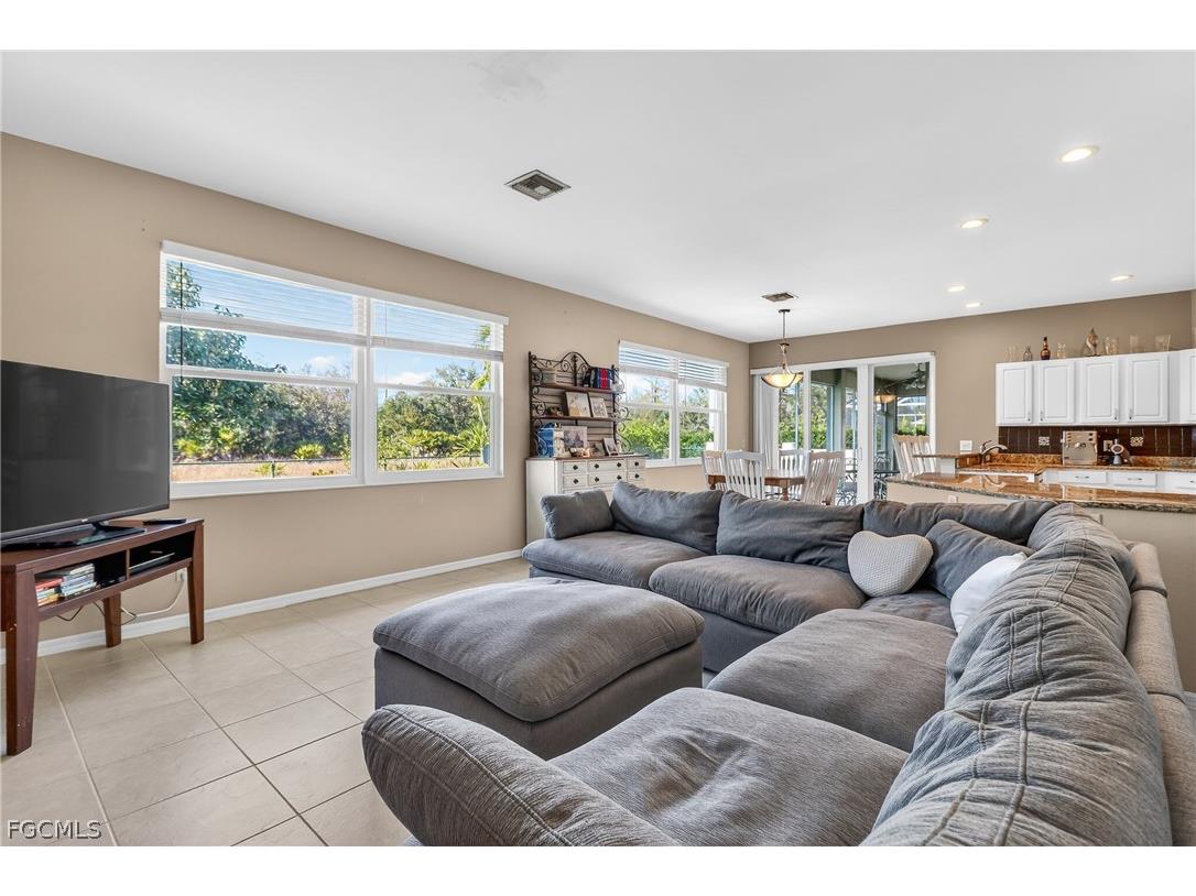 9261 Pittsburgh Boulevard Fort Myers FL 33967 2026006688 image11