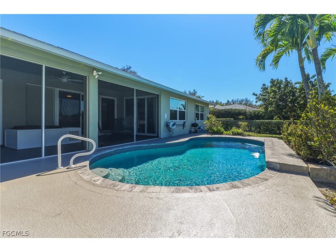 9261 Pittsburgh Boulevard Fort Myers FL 33967 2026006688 image2
