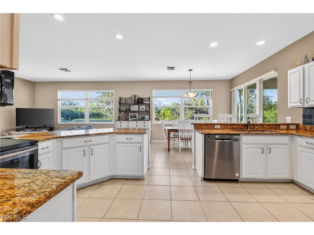 9261 Pittsburgh Boulevard Fort Myers FL 33967 2026006688 image4
