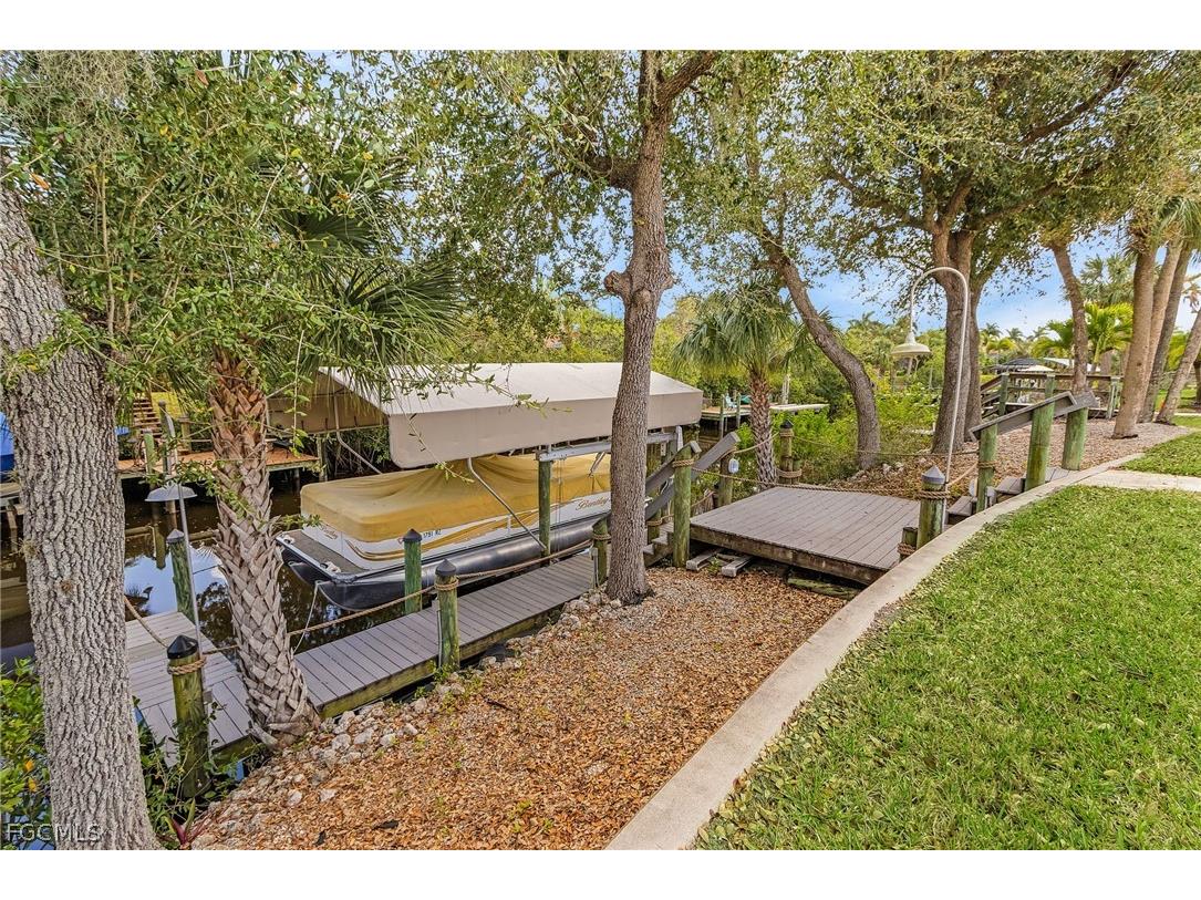 9262 Palm Island Circle North Fort Myers FL 33903 2026011162 image1