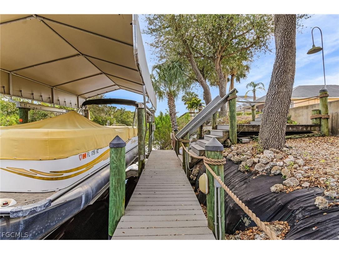 9262 Palm Island Circle North Fort Myers FL 33903 2026011162 image24