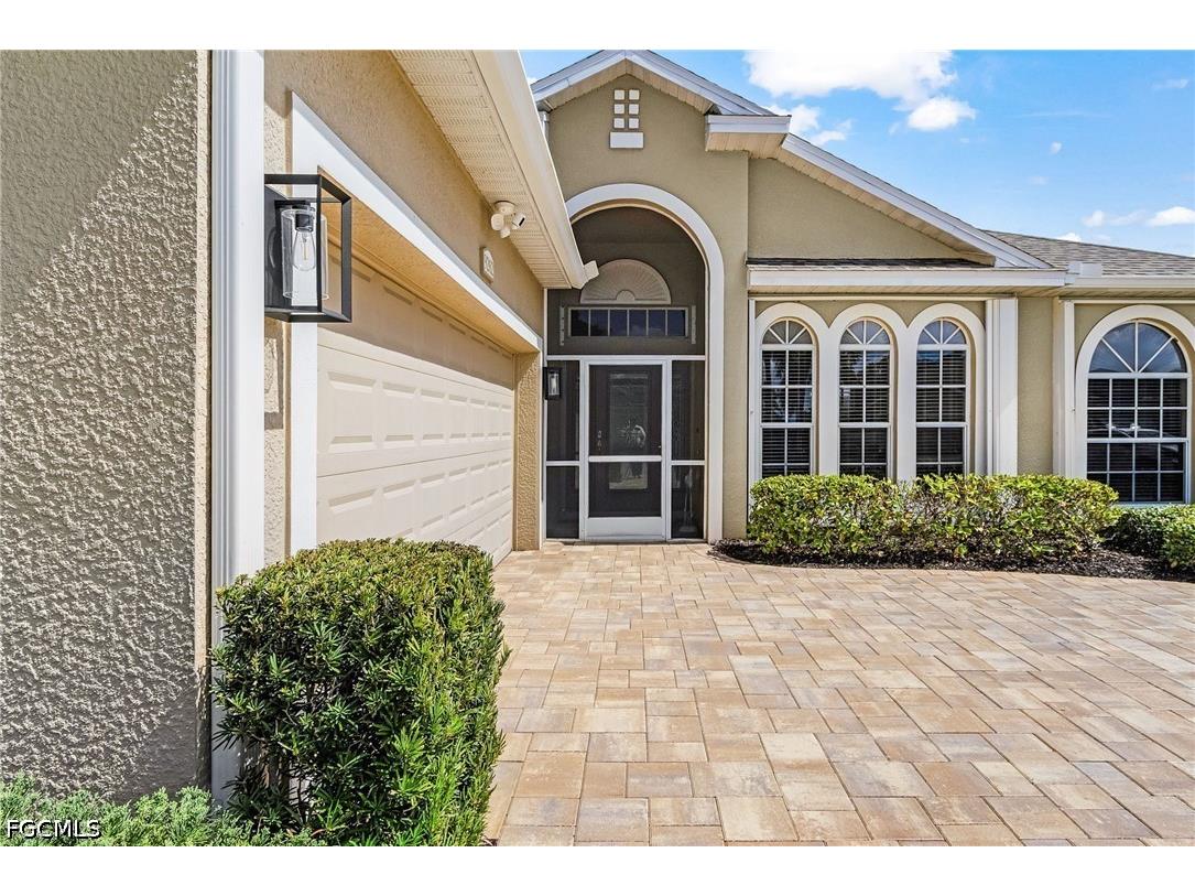 9262 Palm Island Circle North Fort Myers FL 33903 2026029032 image9
