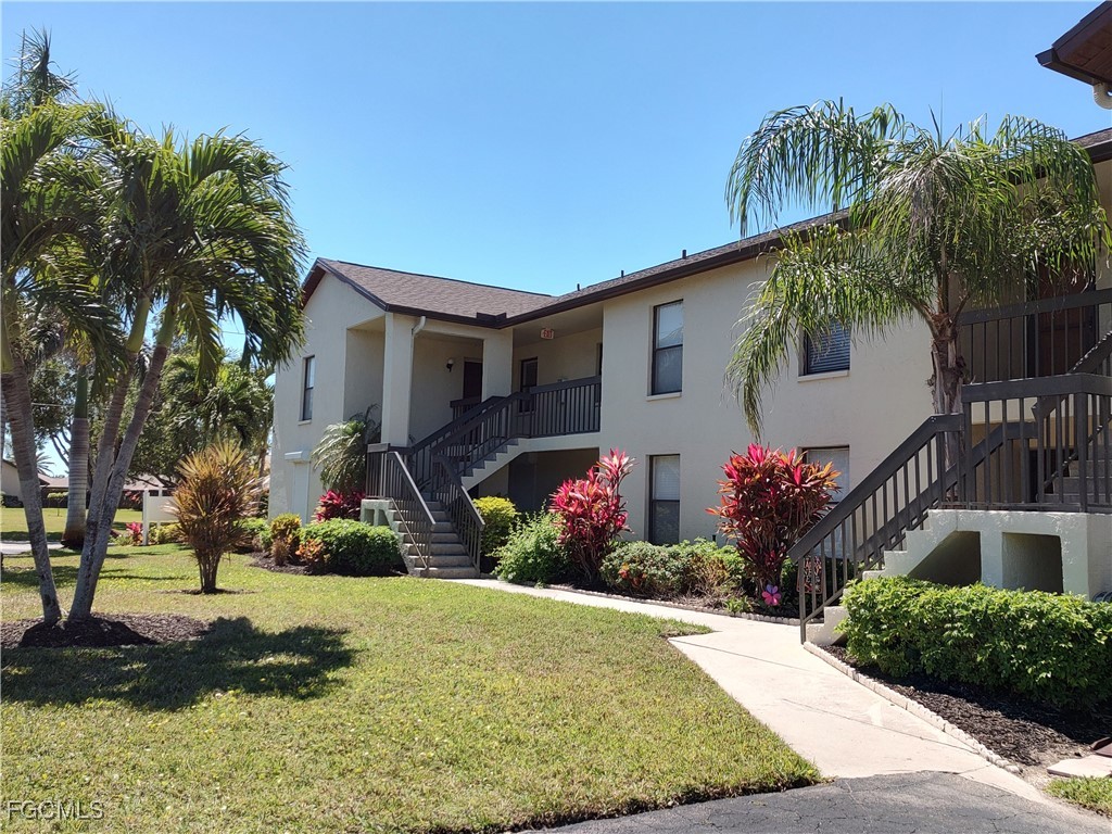 9265 Lake Park Drive #101 Fort Myers FL 33919 2025020433 image1