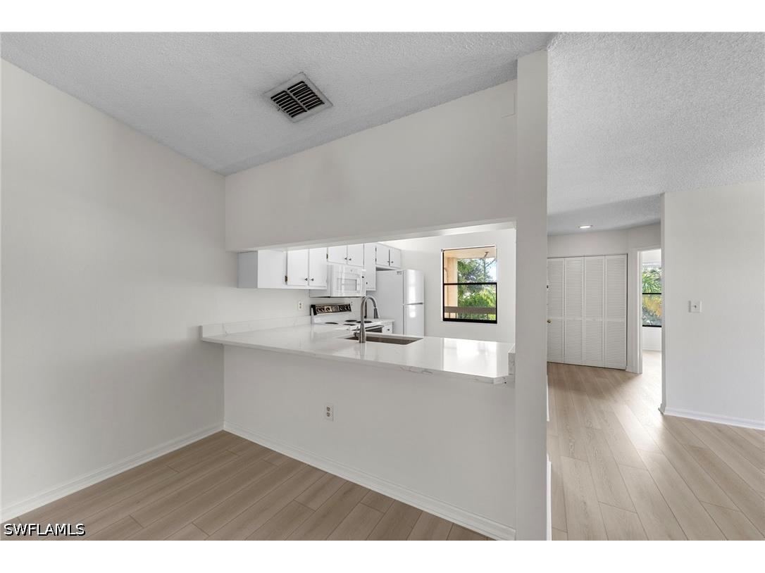 9265 Lake Park Drive #201 Fort Myers FL 33919 226022317 image8