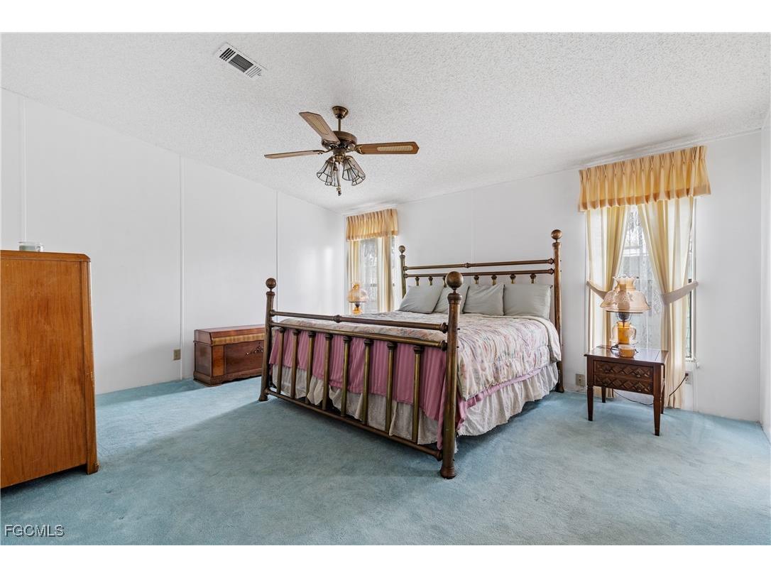 9266 Desoto Drive North Fort Myers FL 33903 2025010961 image15