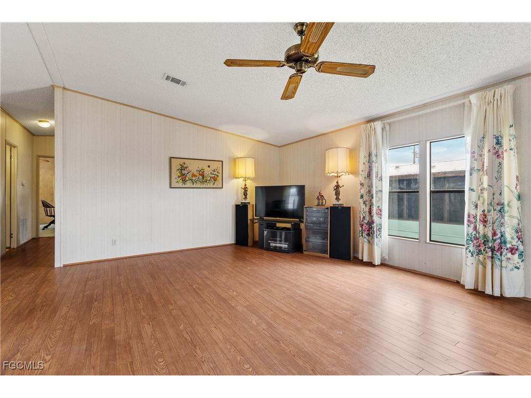 9266 Desoto Drive North Fort Myers FL 33903 2025010961 image7