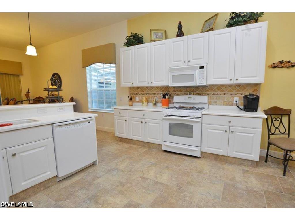 9267 Museo Court #204 Naples FL 34114 226015901 image10