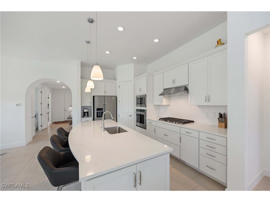 9268 Cormorant Drive Naples FL 34120 225025079 image10