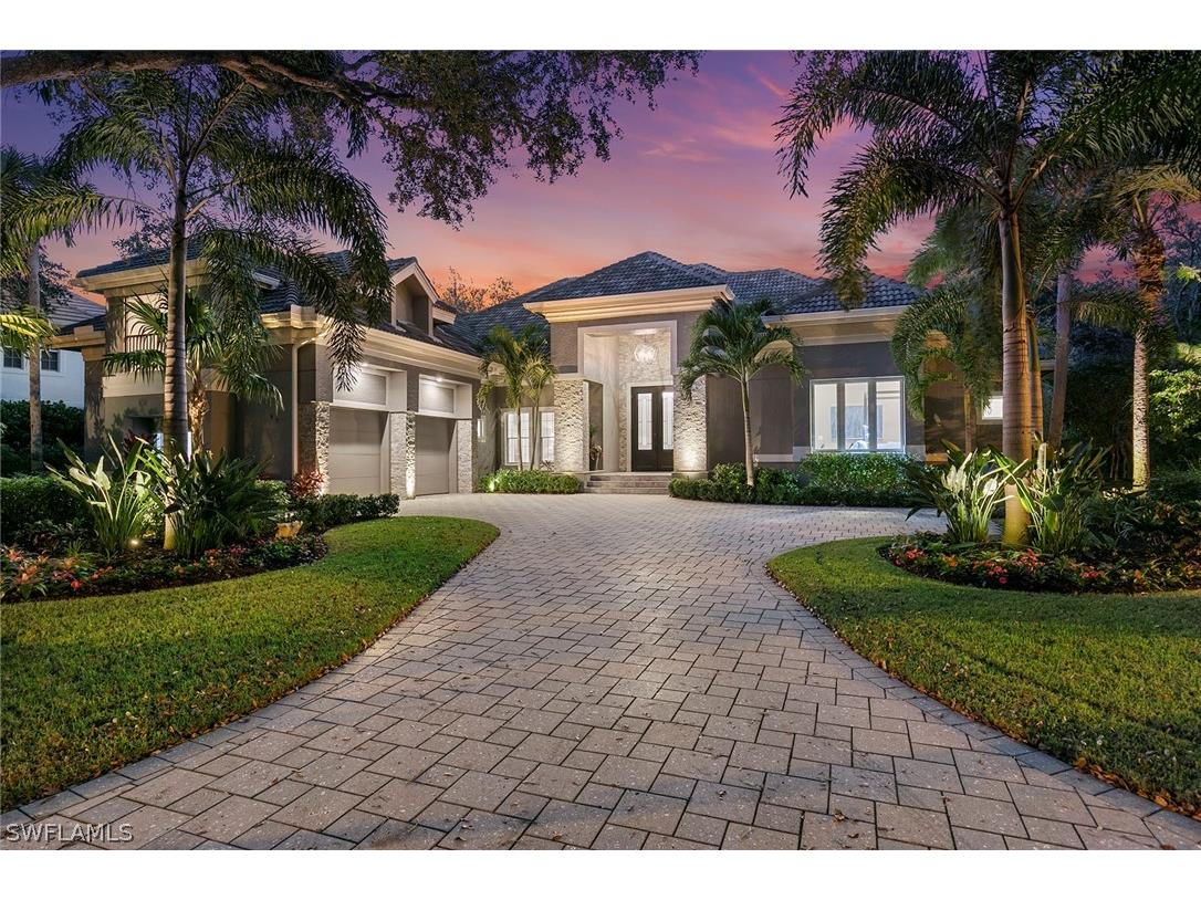 927 Barcarmil Way Naples FL 34110 226000128 image1