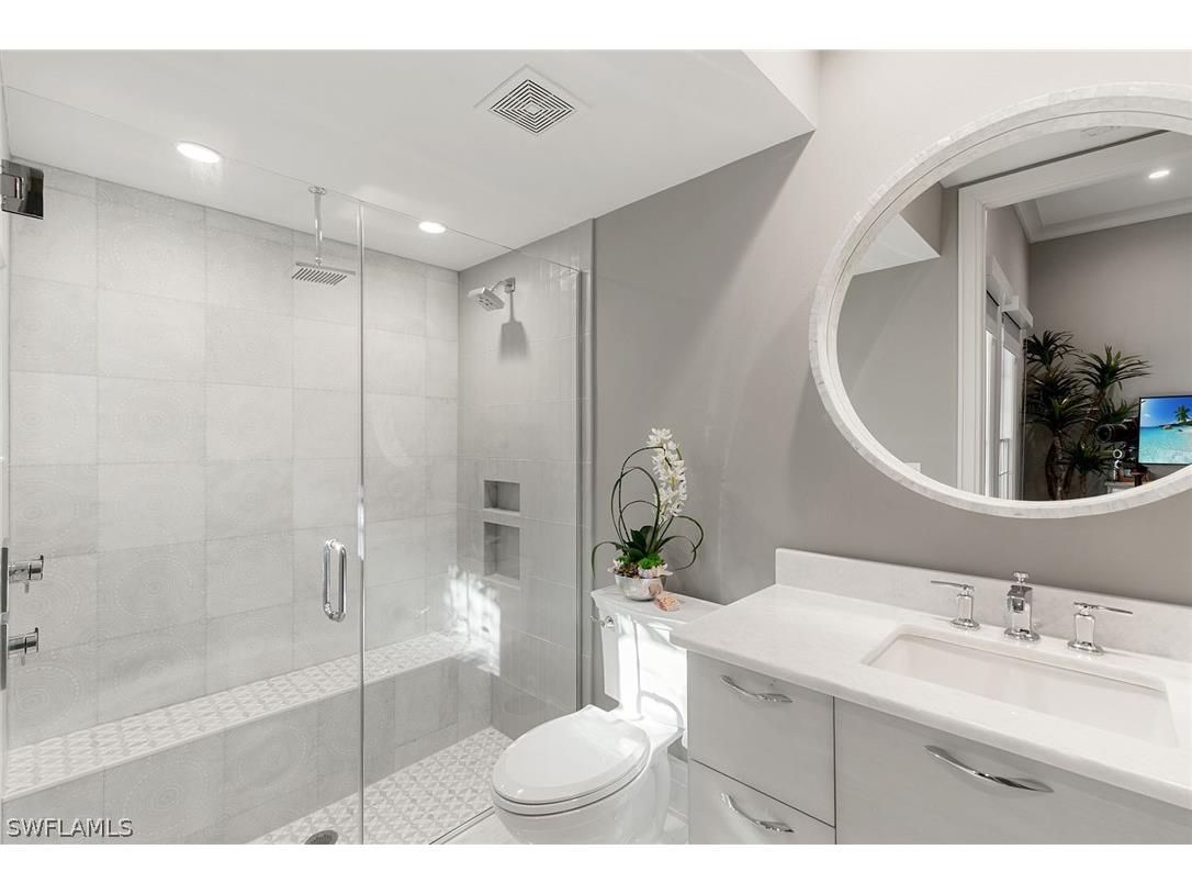 927 Barcarmil Way Naples FL 34110 226000128 image32