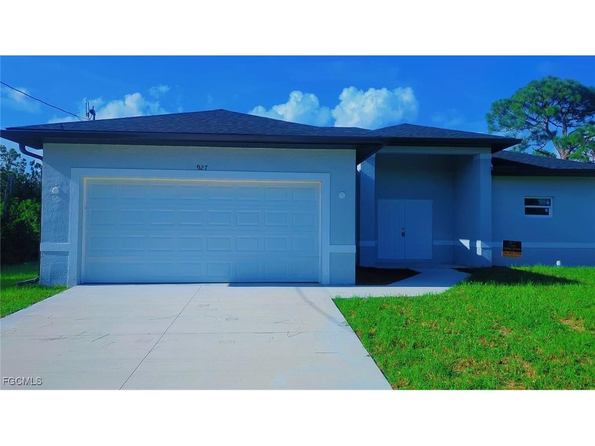 927 Bolivia Drive Lehigh Acres FL 33974 2025007432 image3