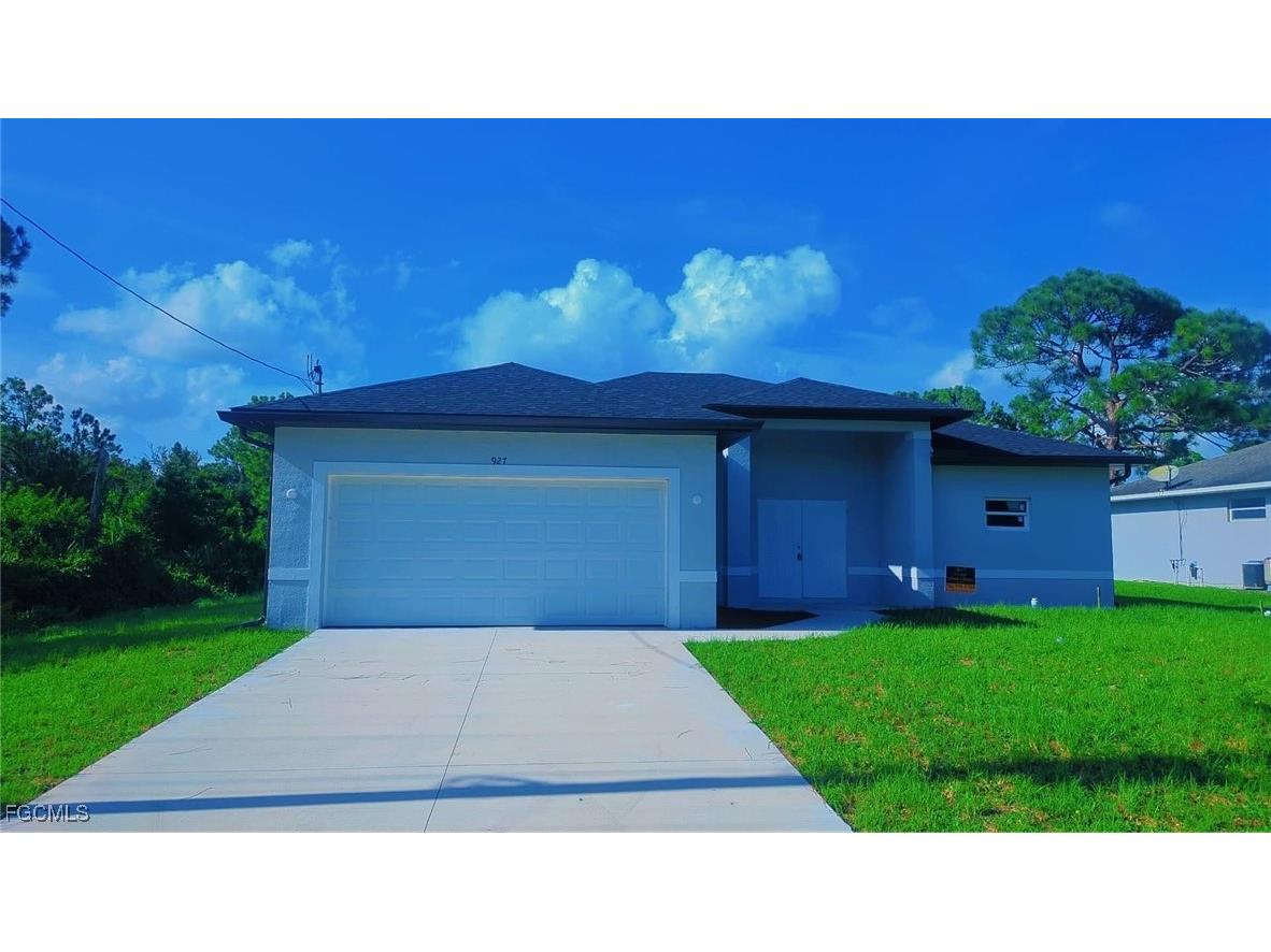 927 Bolivia Drive Lehigh Acres FL 33974 2025007432 image4