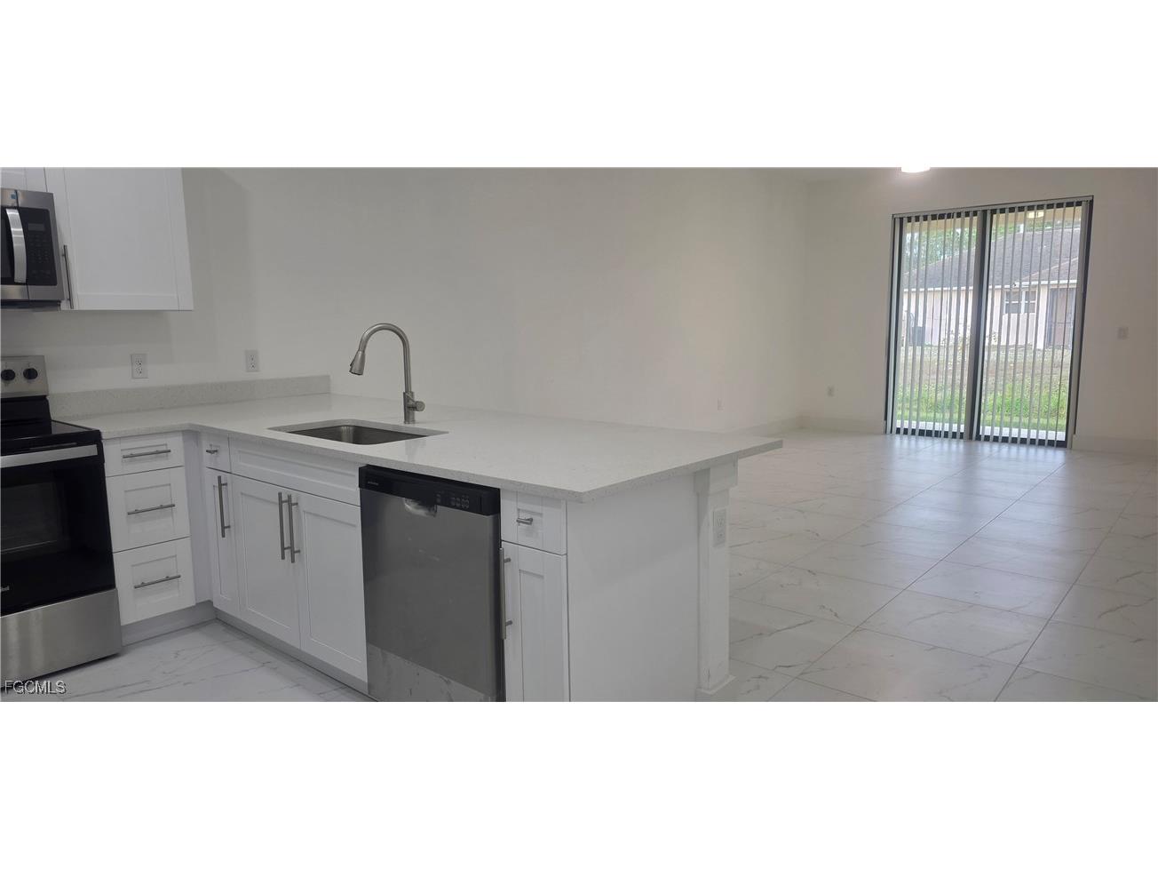 927 Chenault Street Lehigh Acres FL 33974 2025023828 image5