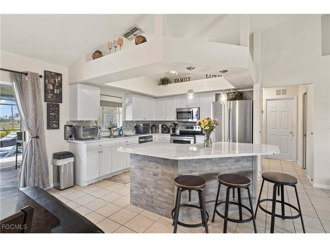 927 NW 12th Terrace Cape Coral FL 33993 2025020855 image11