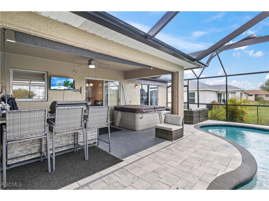 927 NW 12th Terrace Cape Coral FL 33993 2025020855 image15