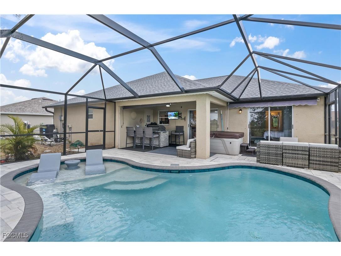 927 NW 12th Terrace Cape Coral FL 33993 2025020855 image17