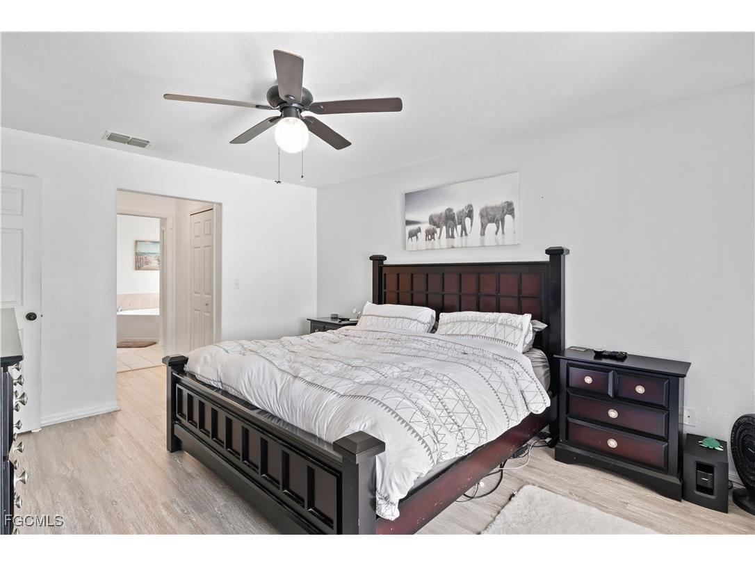 927 NW 12th Terrace Cape Coral FL 33993 2025020855 image19