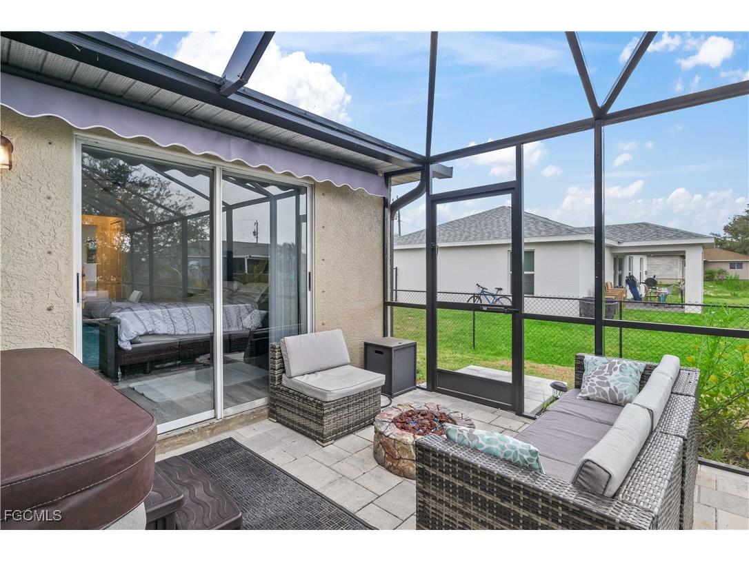 927 NW 12th Terrace Cape Coral FL 33993 2025020855 image21