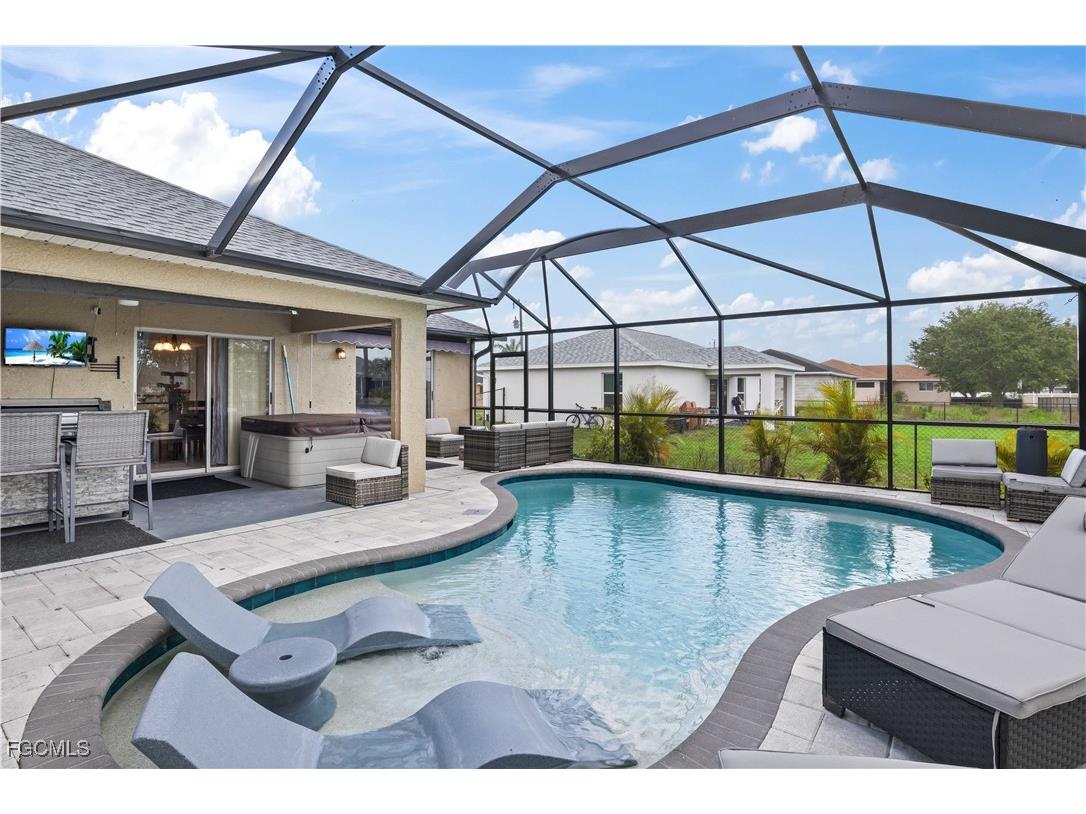 927 NW 12th Terrace Cape Coral FL 33993 2025020855 image22