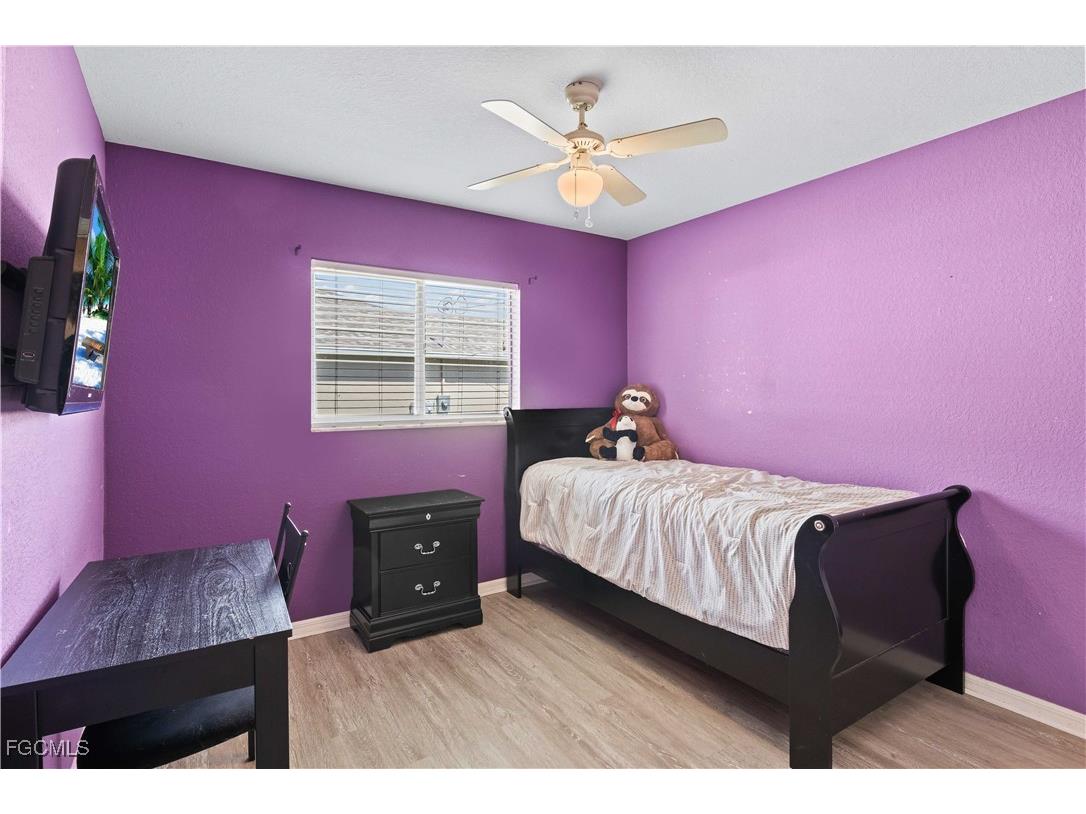 927 NW 12th Terrace Cape Coral FL 33993 2025020855 image23