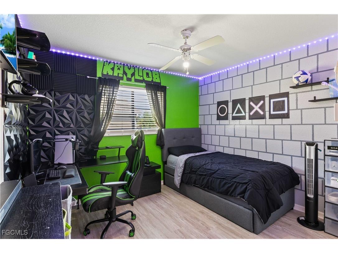 927 NW 12th Terrace Cape Coral FL 33993 2025020855 image25