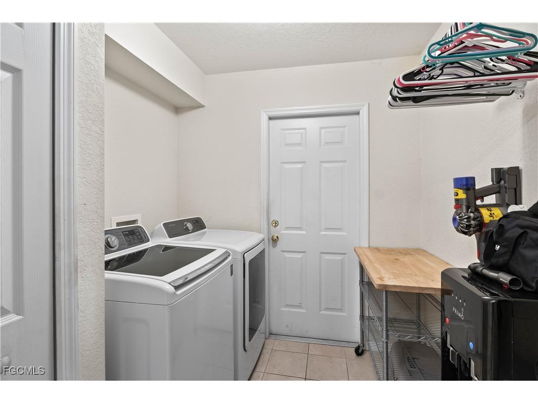 927 NW 12th Terrace Cape Coral FL 33993 2025020855 image27