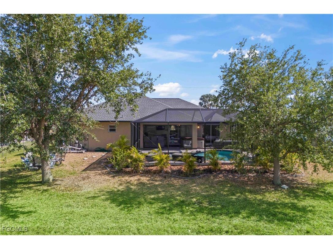 927 NW 12th Terrace Cape Coral FL 33993 2025020855 image28