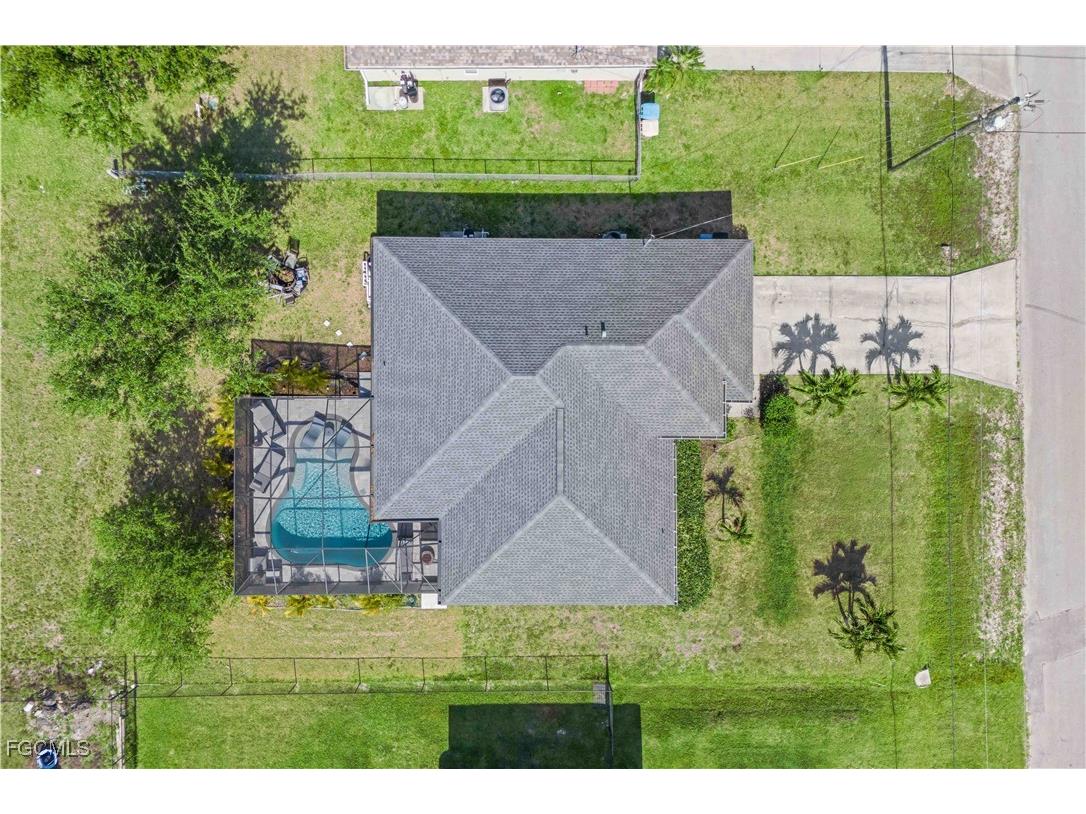 927 NW 12th Terrace Cape Coral FL 33993 2025020855 image30