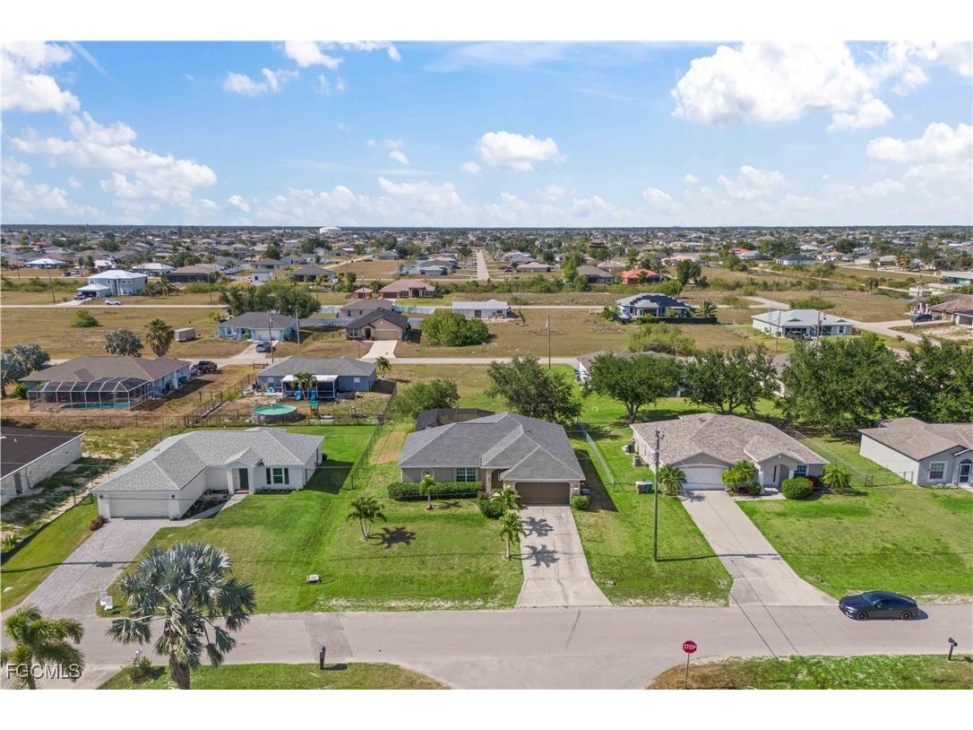 927 NW 12th Terrace Cape Coral FL 33993 2025020855 image31