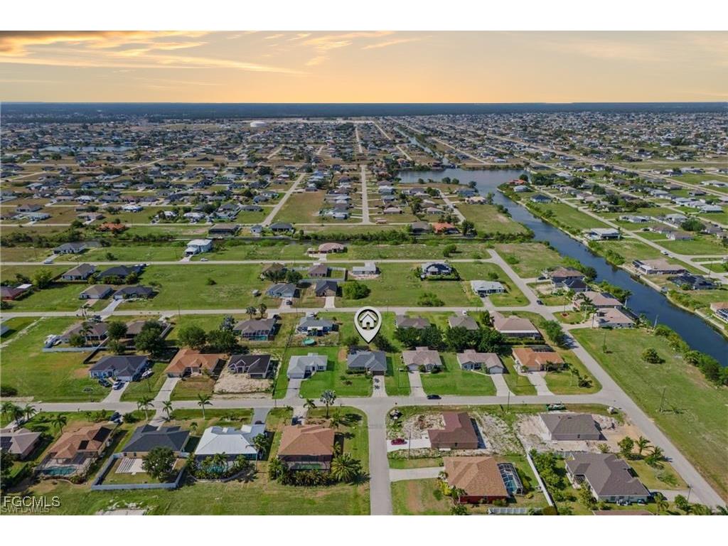 927 NW 12th Terrace Cape Coral FL 33993 2025020855 image32