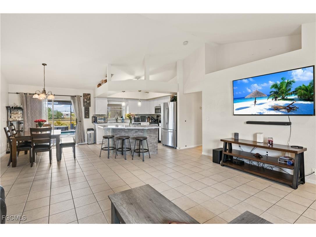 927 NW 12th Terrace Cape Coral FL 33993 2025020855 image6