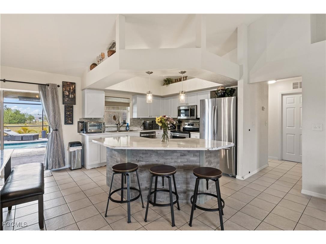 927 NW 12th Terrace Cape Coral FL 33993 2025020855 image8