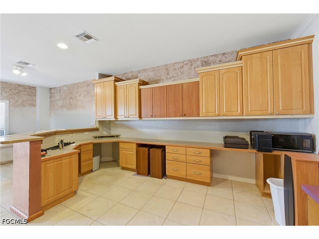 927 SE 13th Avenue Cape Coral FL 33990 2026018527 image10