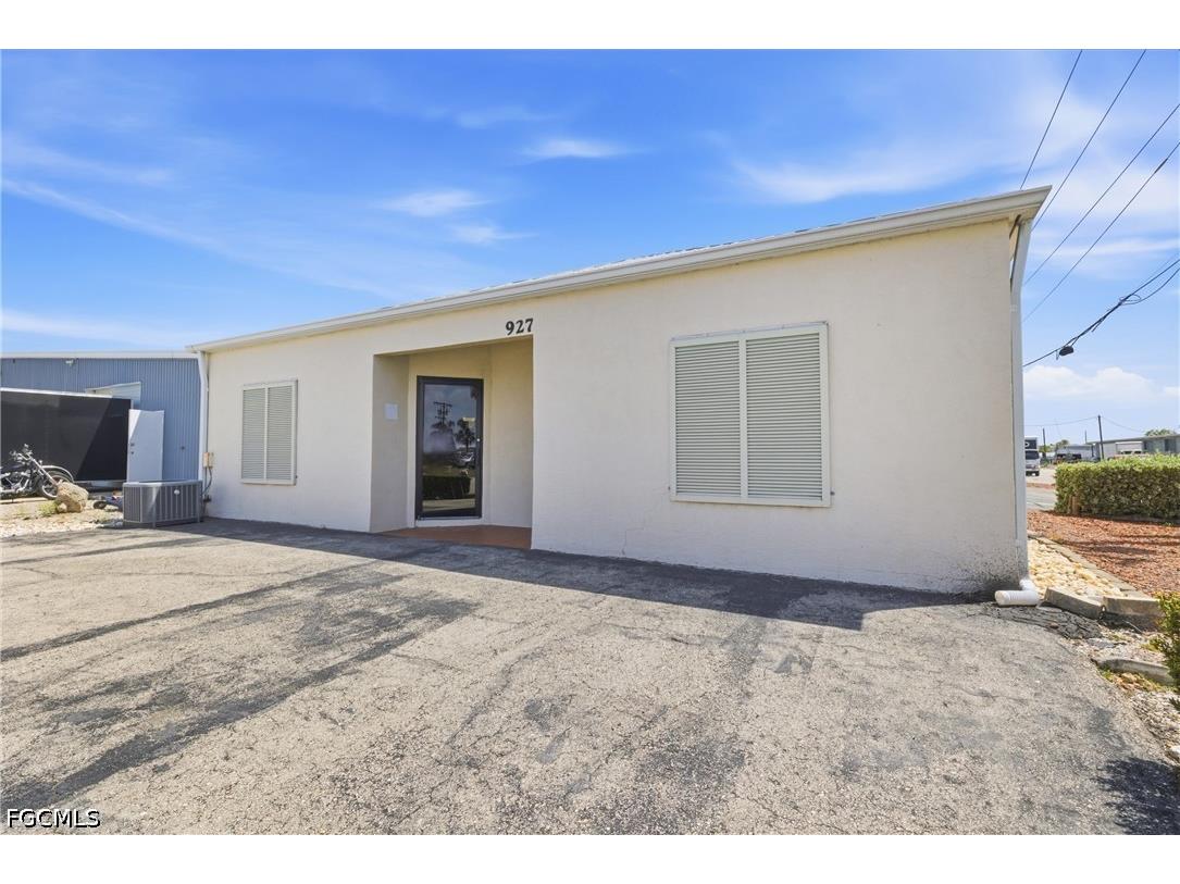 927 SE 13th Avenue Cape Coral FL 33990 2026018527 image19
