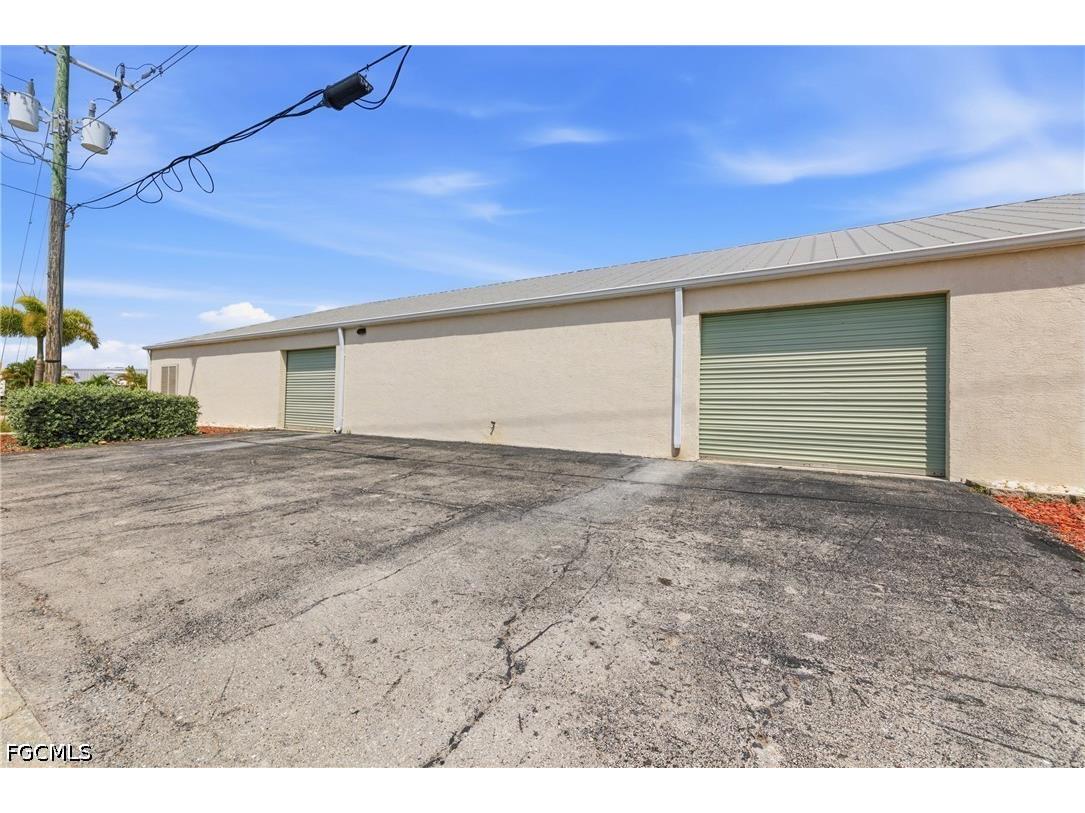 927 SE 13th Avenue Cape Coral FL 33990 2026018527 image28