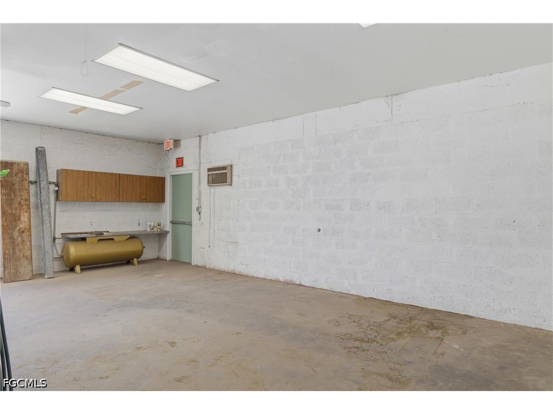 927 SE 13th Avenue Cape Coral FL 33990 2026018527 image30