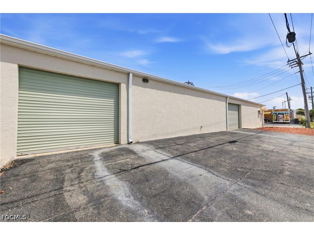 927 SE 13th Avenue Cape Coral FL 33990 2026018527 image7