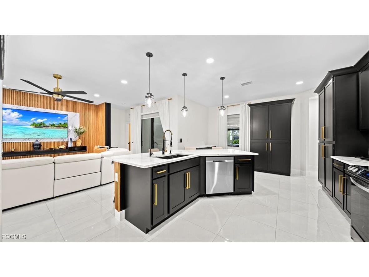 927 SW 25th Street Cape Coral FL 33914 2026002546 image15