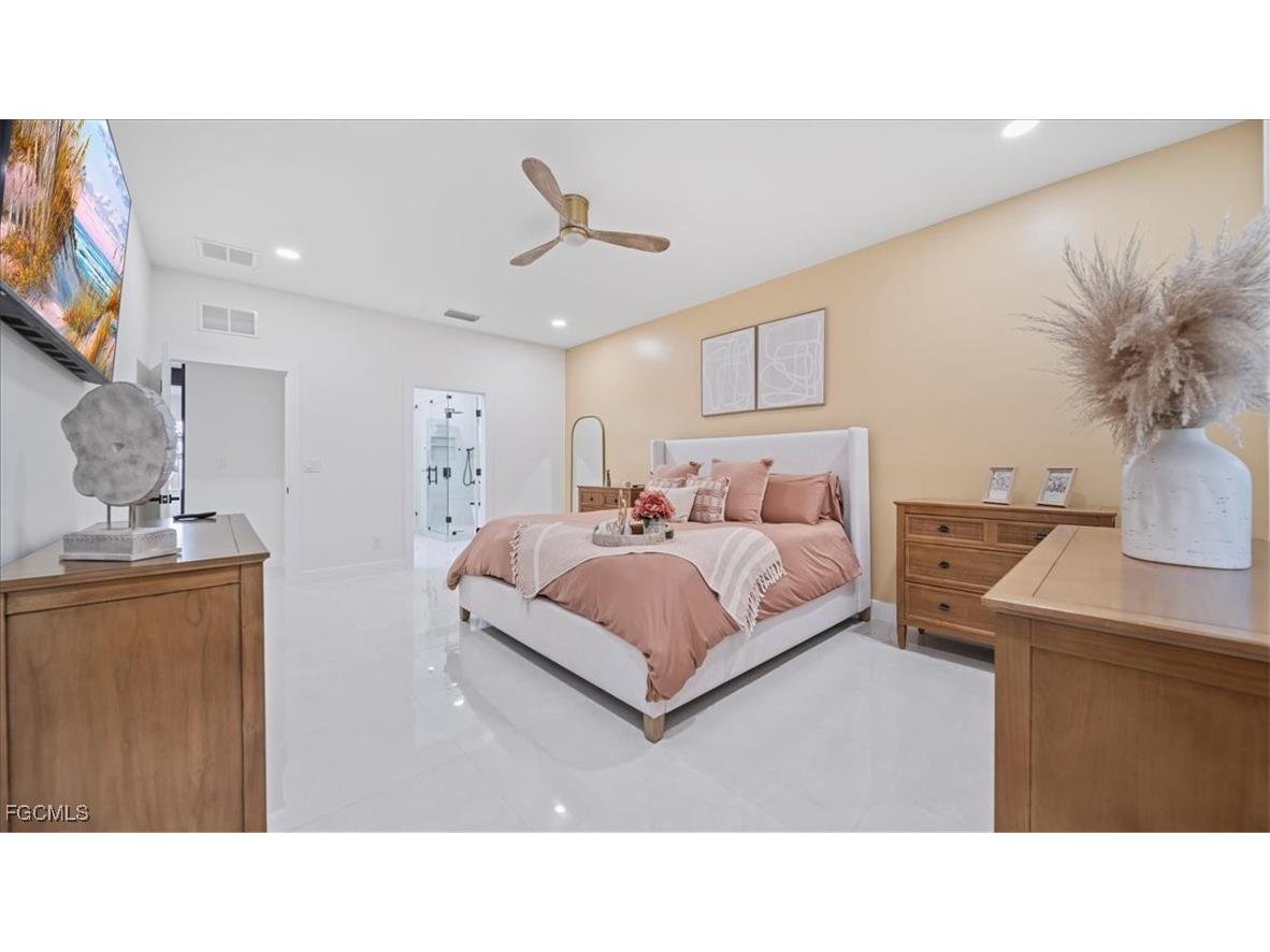 927 SW 25th Street Cape Coral FL 33914 2026002546 image25