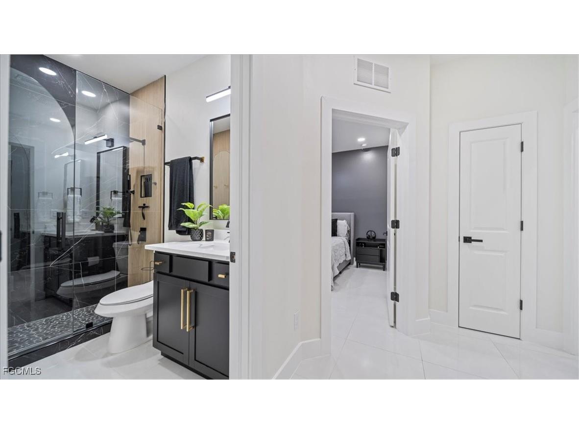 927 SW 25th Street Cape Coral FL 33914 2026002546 image33