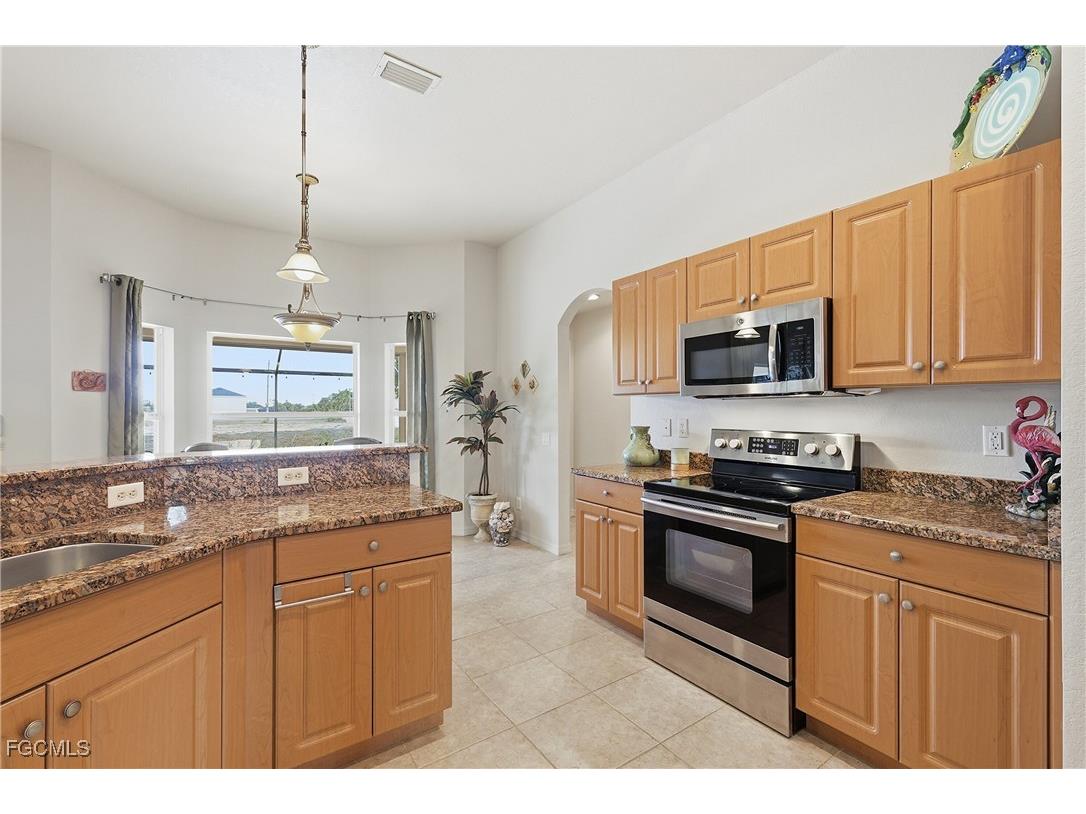 927 SW 28th Terrace Cape Coral FL 33914 2026004404 image14