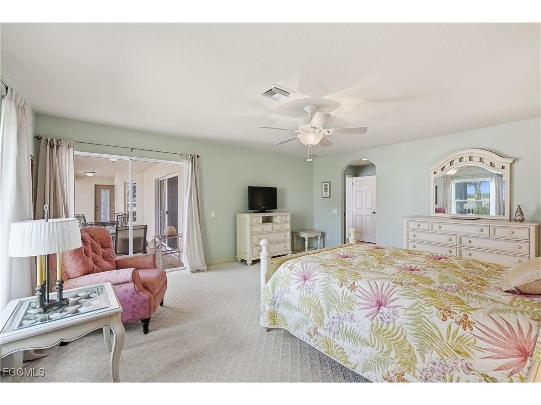 927 SW 28th Terrace Cape Coral FL 33914 2026004404 image23