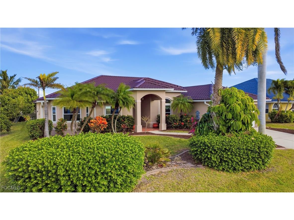 927 SW 28th Terrace Cape Coral FL 33914 2026004404 image3