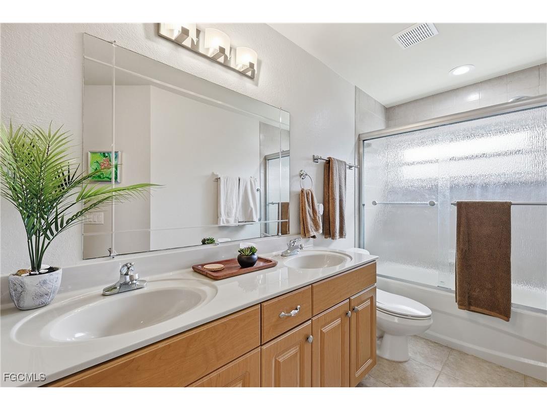 927 SW 28th Terrace Cape Coral FL 33914 2026004404 image30