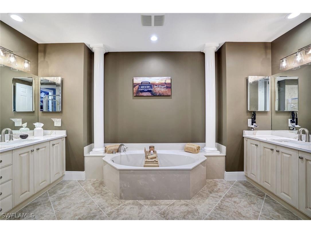 9270 Campanile Circle #102 Naples FL 34114 226006058 image14